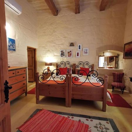 Peaceful Farmhouse Stay With Cozy Yard อาร์บ ภายนอก รูปภาพ
