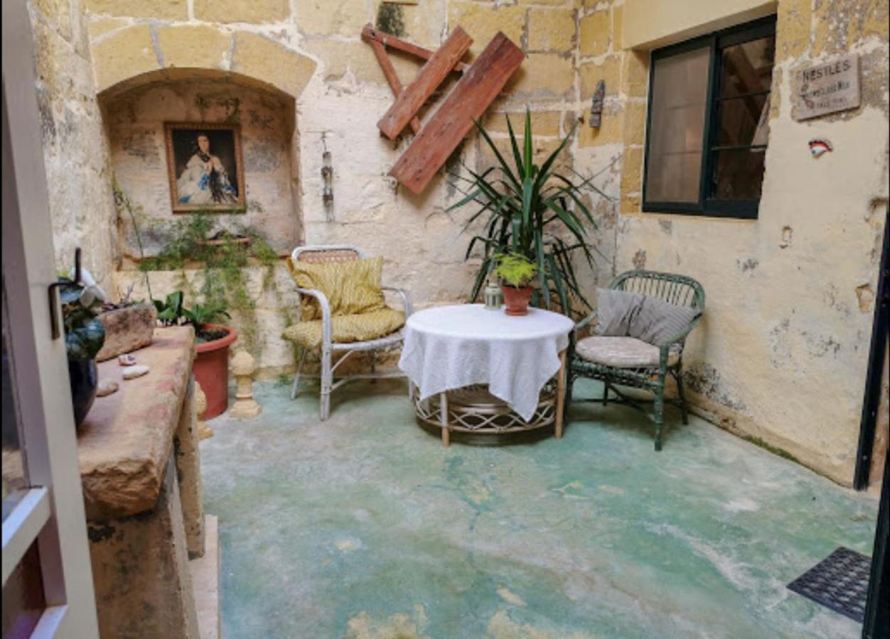 Peaceful Farmhouse Stay With Cozy Yard อาร์บ ภายนอก รูปภาพ