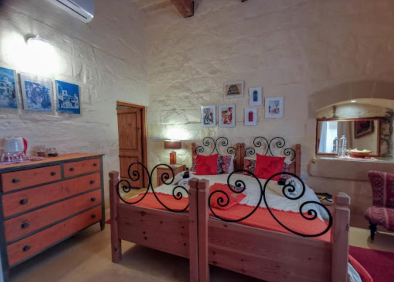 Peaceful Farmhouse Stay With Cozy Yard อาร์บ ภายนอก รูปภาพ