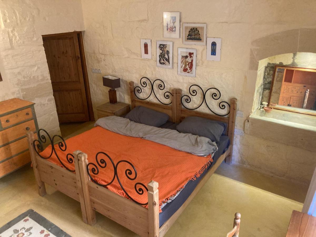 Peaceful Farmhouse Stay With Cozy Yard อาร์บ ภายนอก รูปภาพ