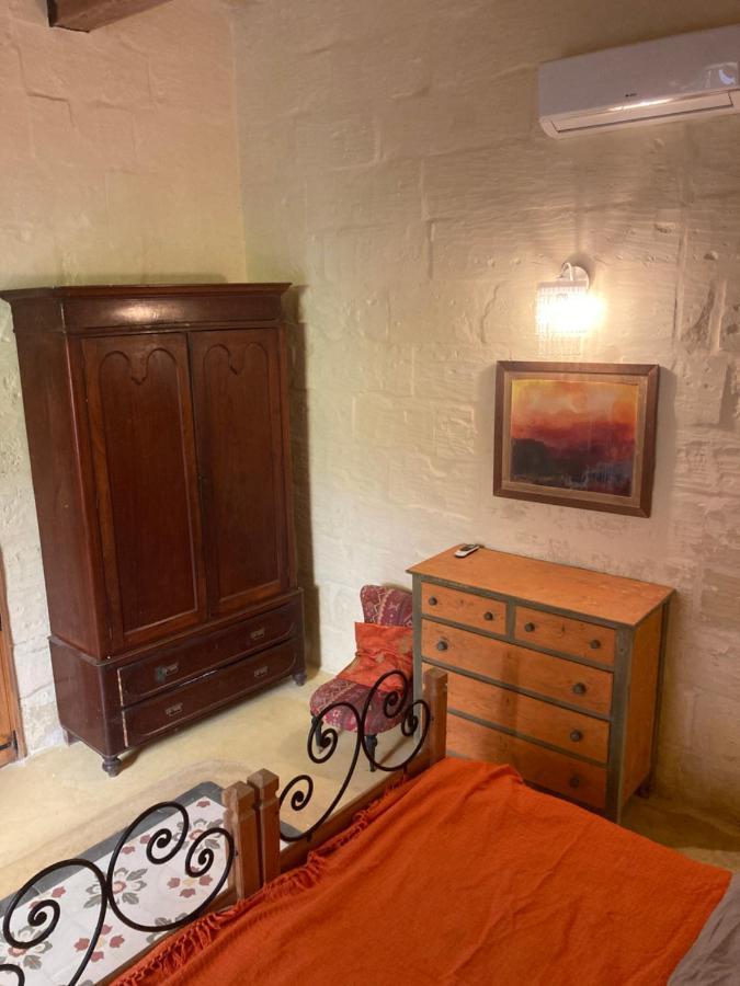 Peaceful Farmhouse Stay With Cozy Yard อาร์บ ภายนอก รูปภาพ