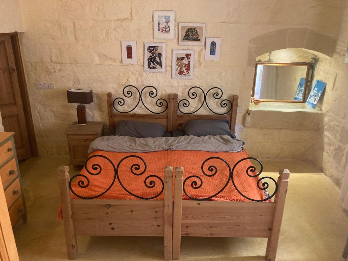 Peaceful Farmhouse Stay With Cozy Yard อาร์บ ภายนอก รูปภาพ