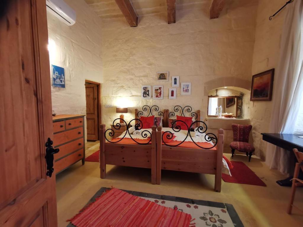 Peaceful Farmhouse Stay With Cozy Yard อาร์บ ภายนอก รูปภาพ